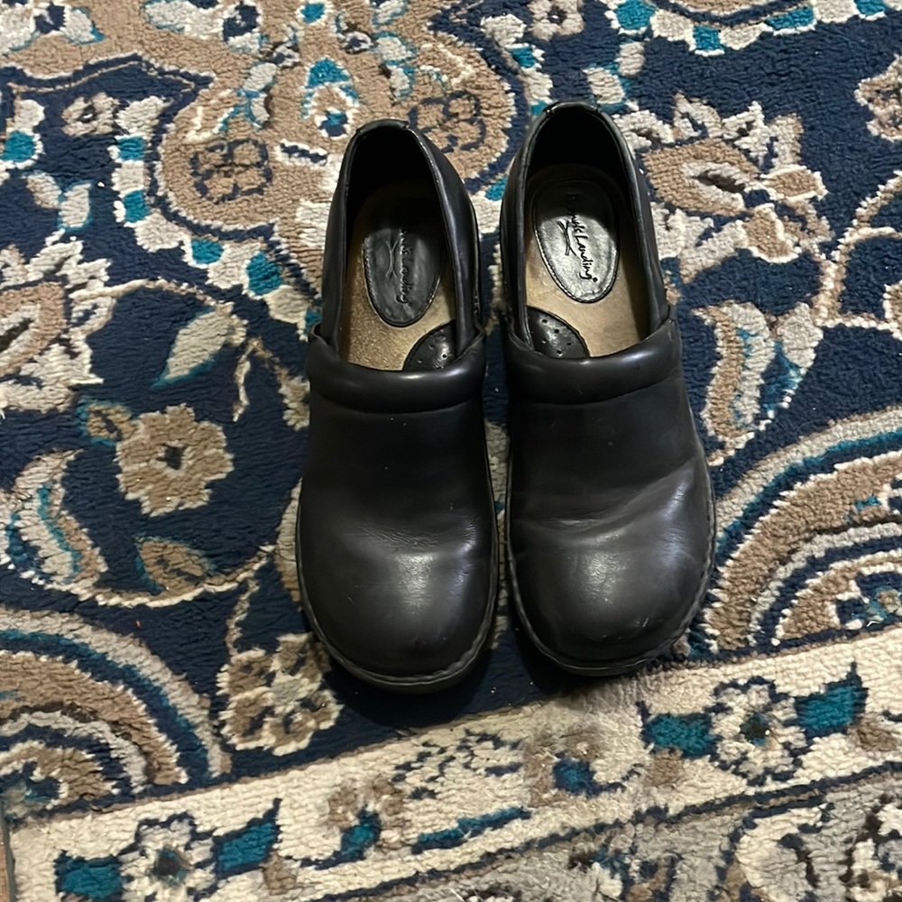 Women’s black leather clogs Browns Landing size 8